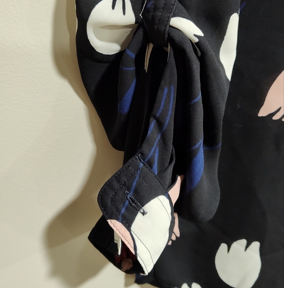 Ann Taylor Loft Petites Button Up Navy Blue Tulip Print Top Size SP - Picture 5 of 8